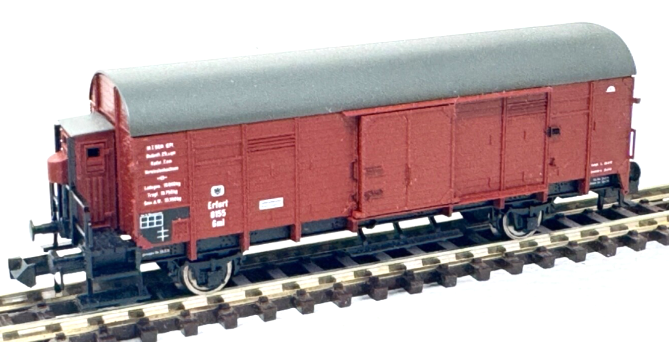 Fleischmann 8883 Gedeckter Güterwagen mit Bremserhaus 8155 - KPEV -  1:160 N
