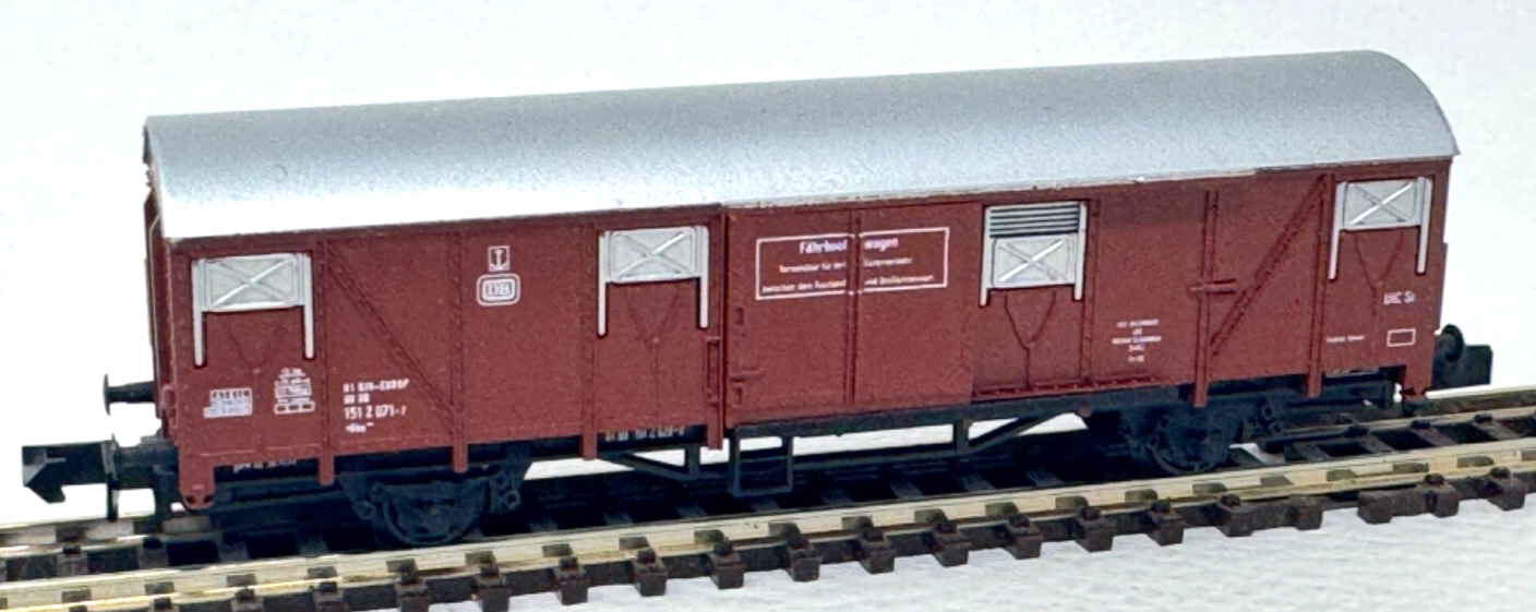 Arnold 4425 Geschlossener Güterwagen "Fährbootwagen" 151 2 029-0 Spur N - 1:160