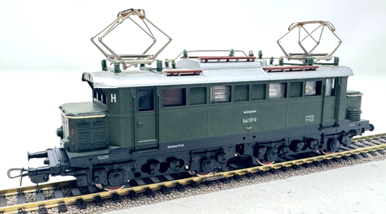 Piko E-Lok 144 137-0 - DR - grün-schwarz - H0 HO 1:87